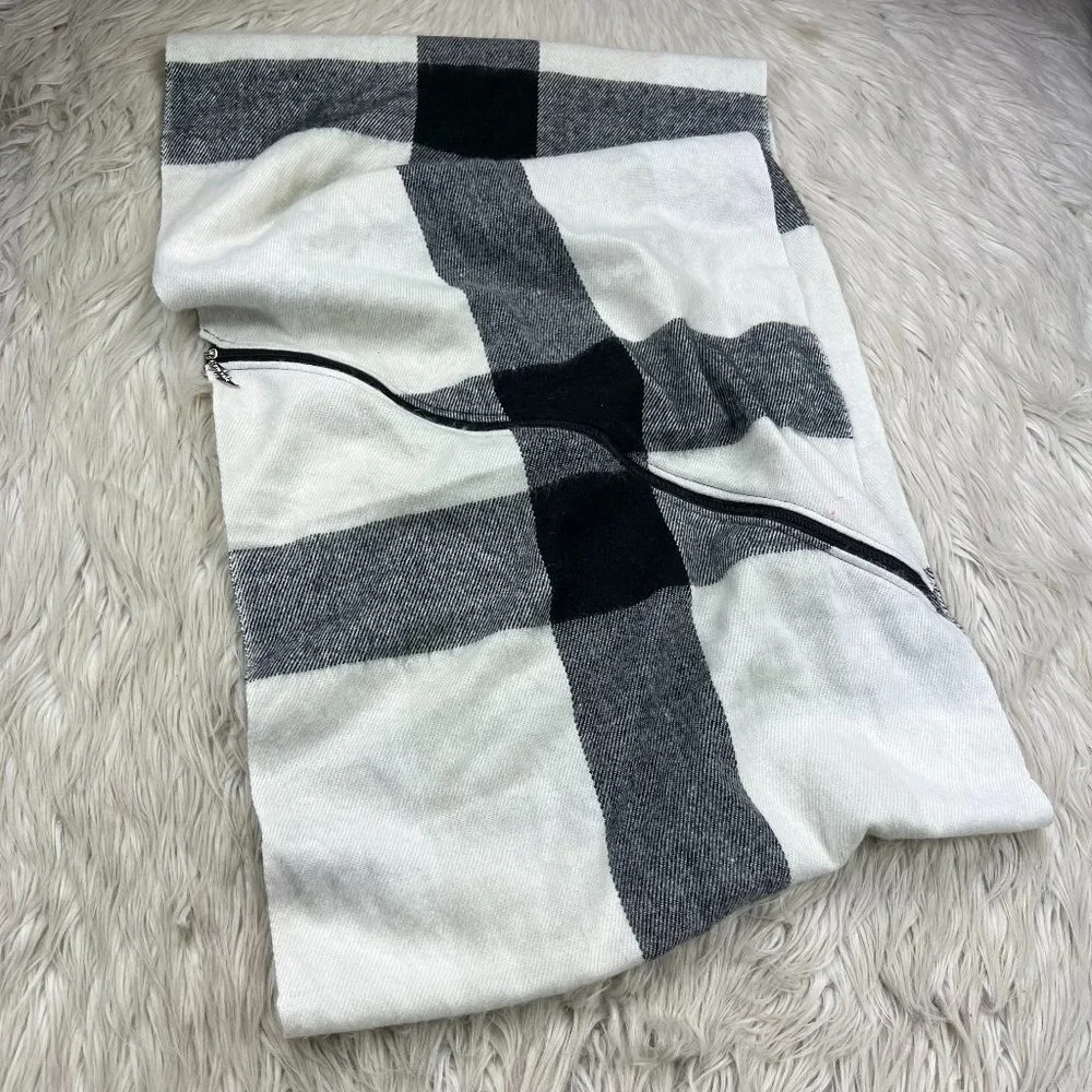 Betsy Johnson Plaid Circle Scarf‎ With Zipper Detail